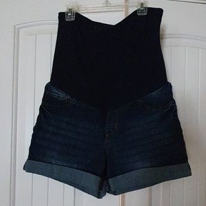 Maternity shorts